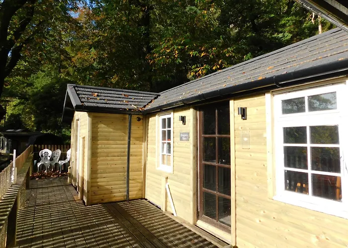 Bryn Dinas Camping Pods At The Foot Of Mt Snowdon