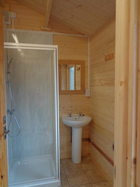 Camping Bryn Dinas Pods At The Foot Of Mt Snowdon 2*