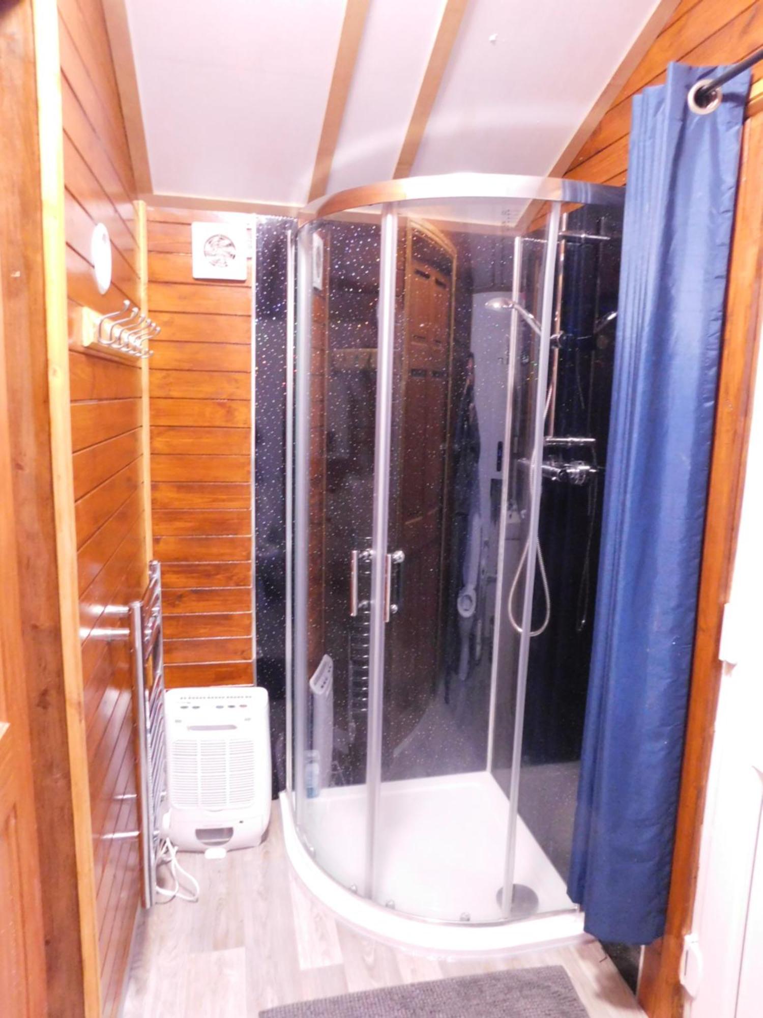 Camping Bryn Dinas Pods At The Foot Of Mt Snowdon 2*